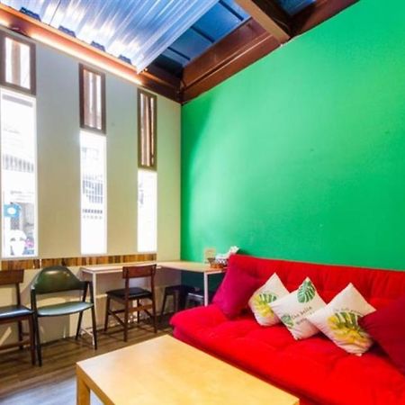 小黑琵416輕旅 Little Happy Hostel تاينان المظهر الخارجي الصورة