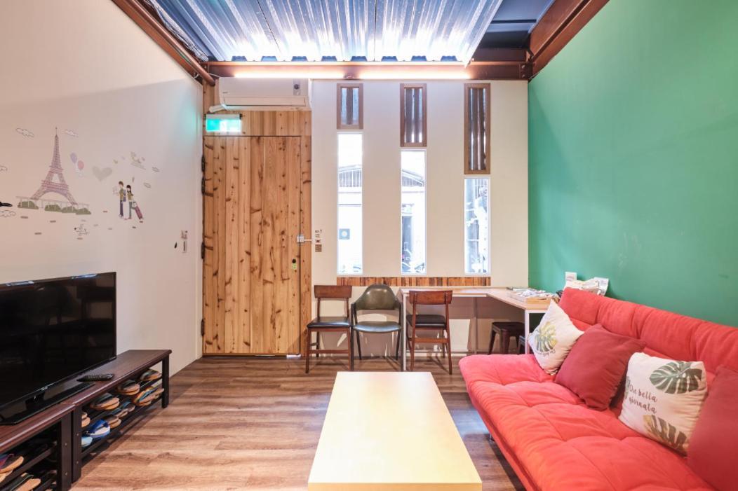 小黑琵416輕旅 Little Happy Hostel تاينان المظهر الخارجي الصورة